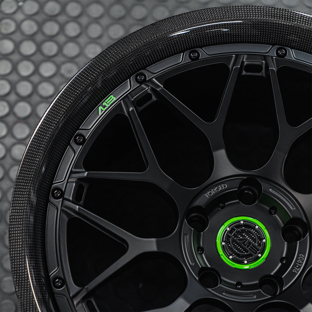 AL13 CF-C009R Carbon Series Wheel