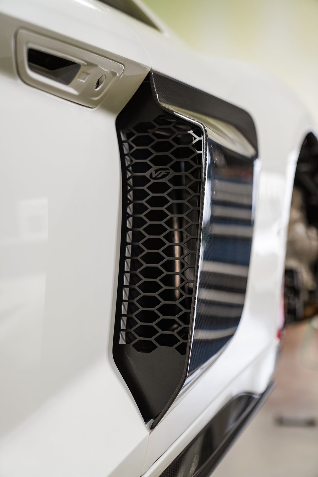 VF Engineering LMS Carbon Fiber Side Blades - 2016+ Audi R8