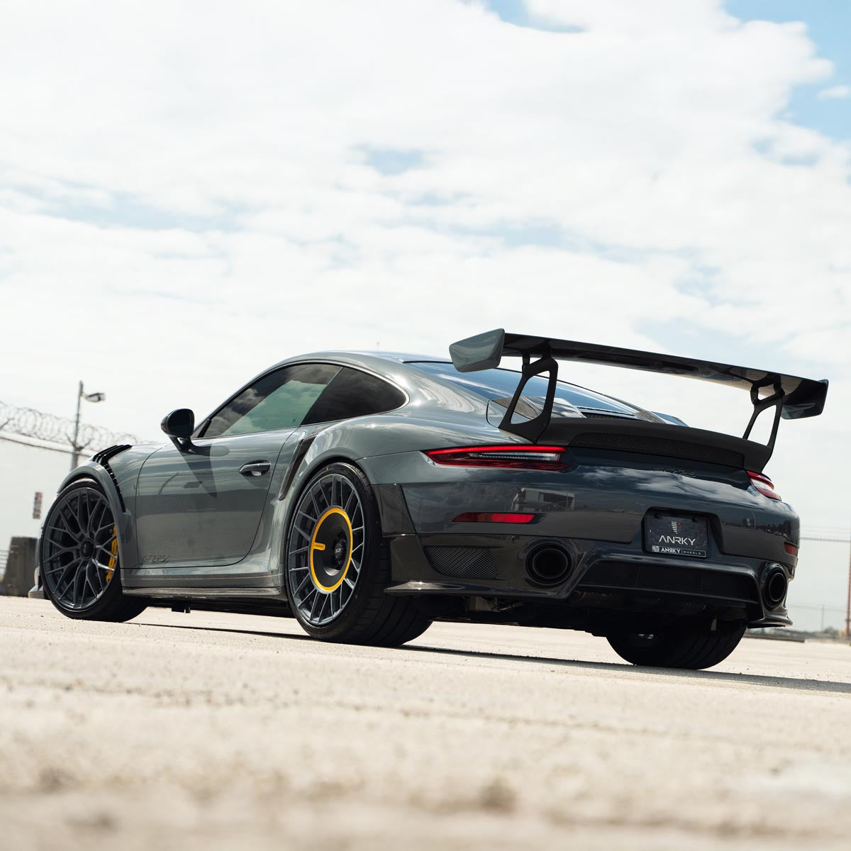 1016 Industries Porsche 991.2 GT2RS Complete Carbon Aero Kit