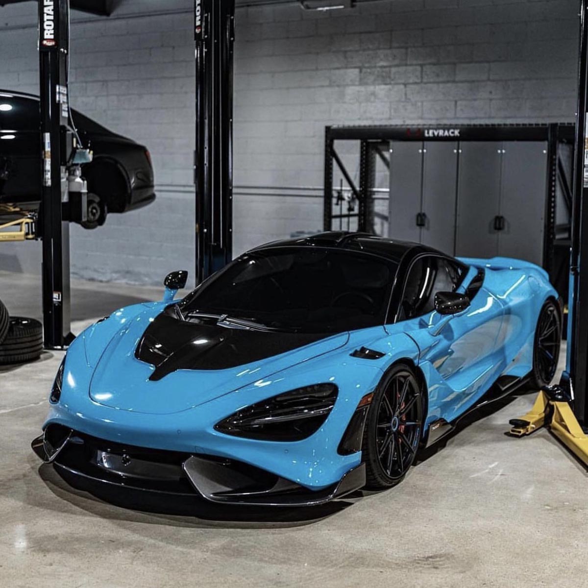 1016 Industries McLaren 765LT Roof Scoop