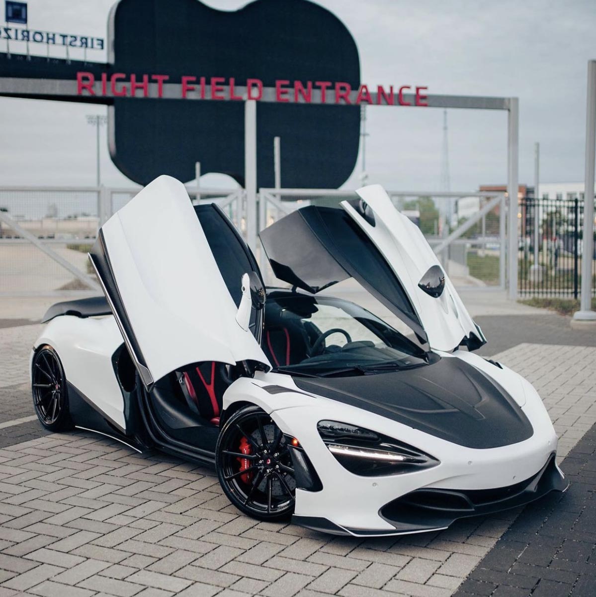 1016 Industries McLaren 720S Race Hood