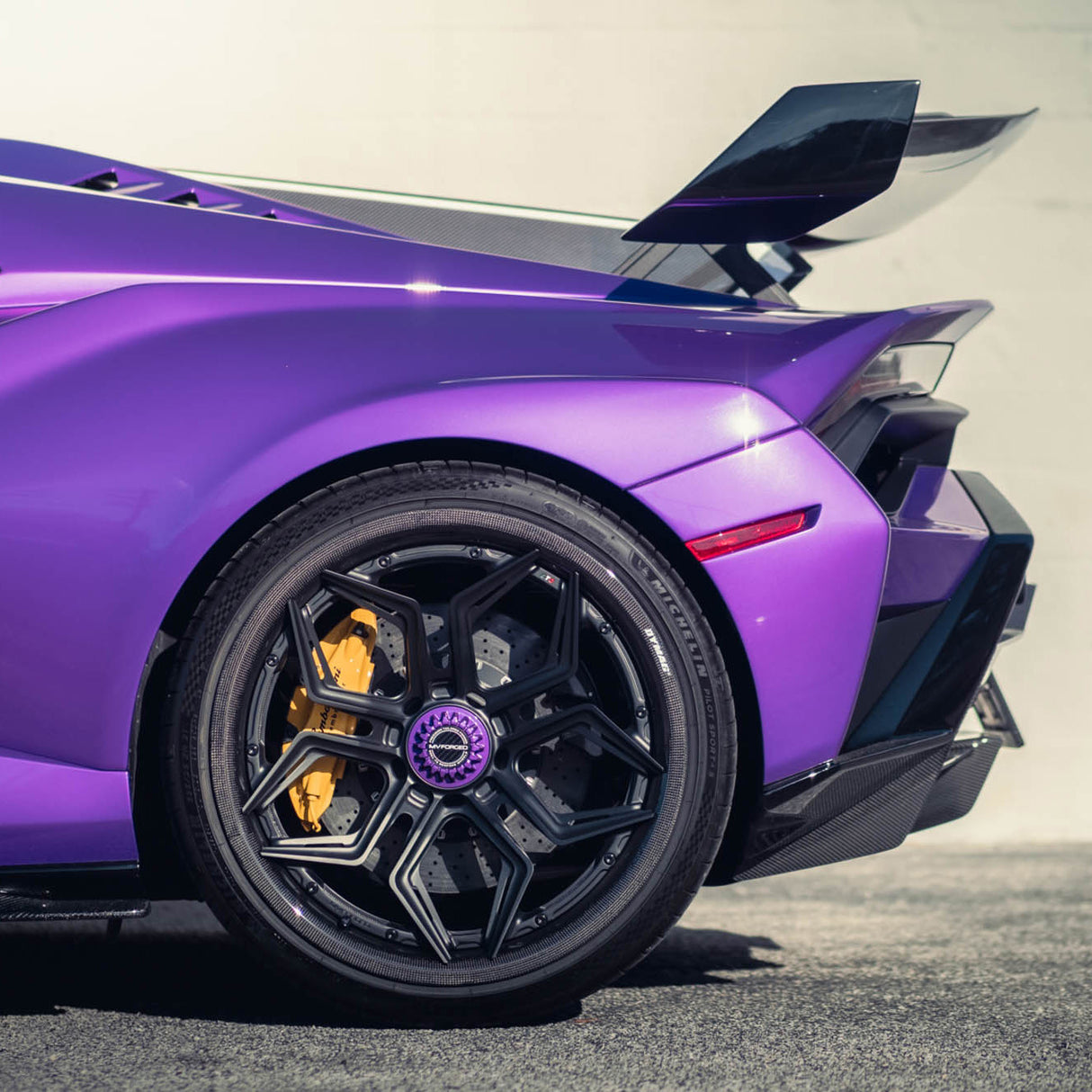 MV Forged MR-525 DYMAG Collection Carbon Wheel