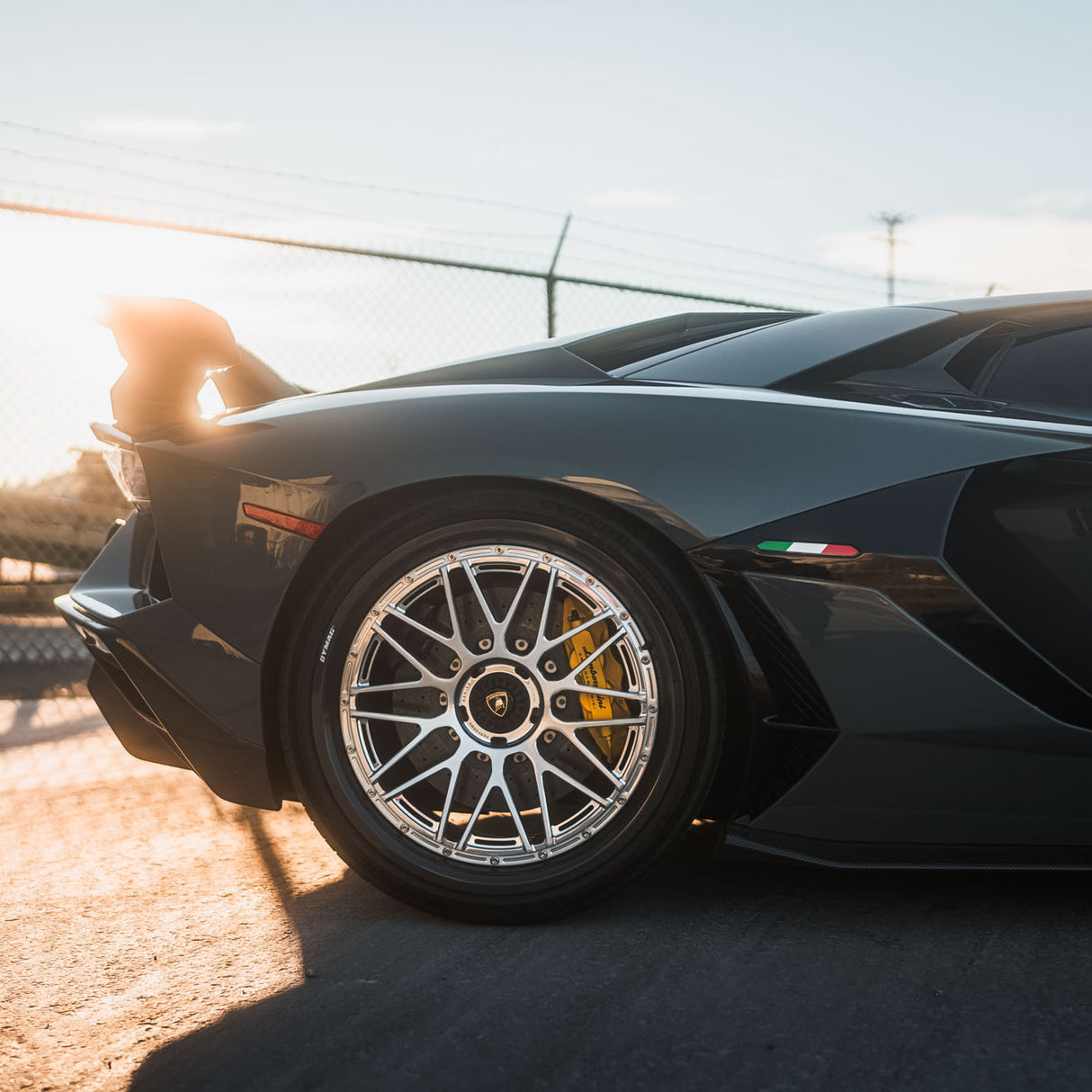 MV Forged MV10-R DYMAG Collection Carbon Wheel